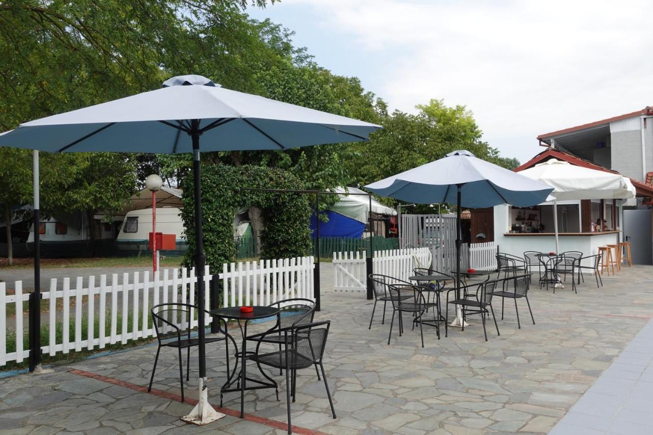 Camping Mitikas And Bungalows Plaka Litochorou Bagian luar foto