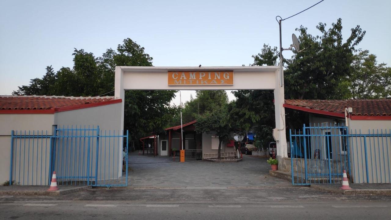 Camping Mitikas And Bungalows Plaka Litochorou Bagian luar foto