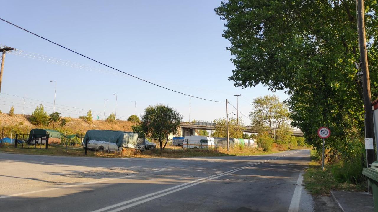 Camping Mitikas And Bungalows Plaka Litochorou Bagian luar foto