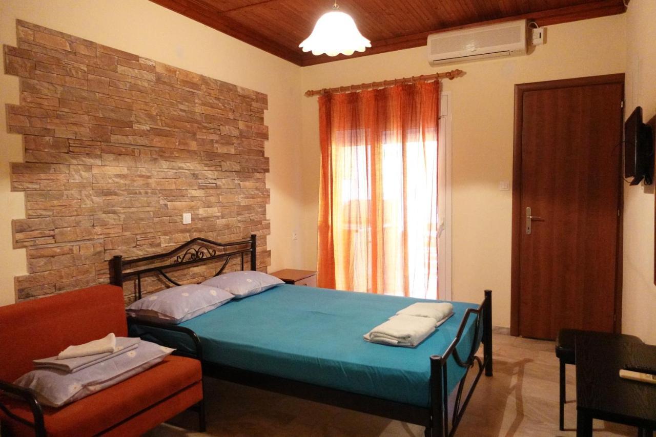 Camping Mitikas And Bungalows Plaka Litochorou Bagian luar foto