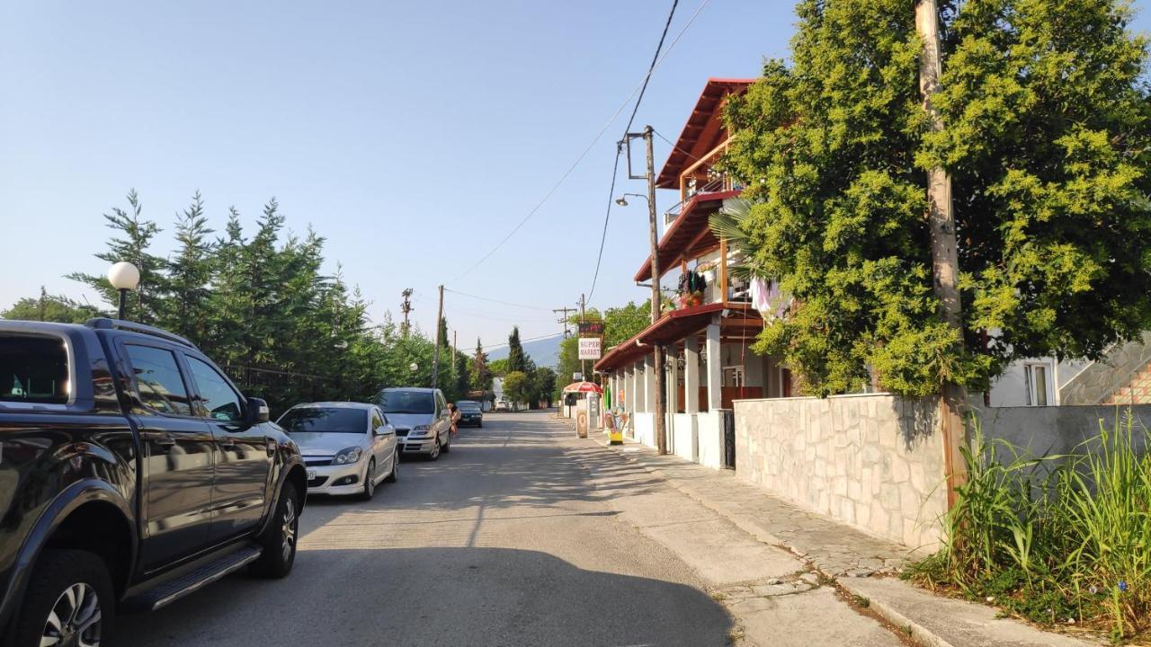 Camping Mitikas And Bungalows Plaka Litochorou Bagian luar foto