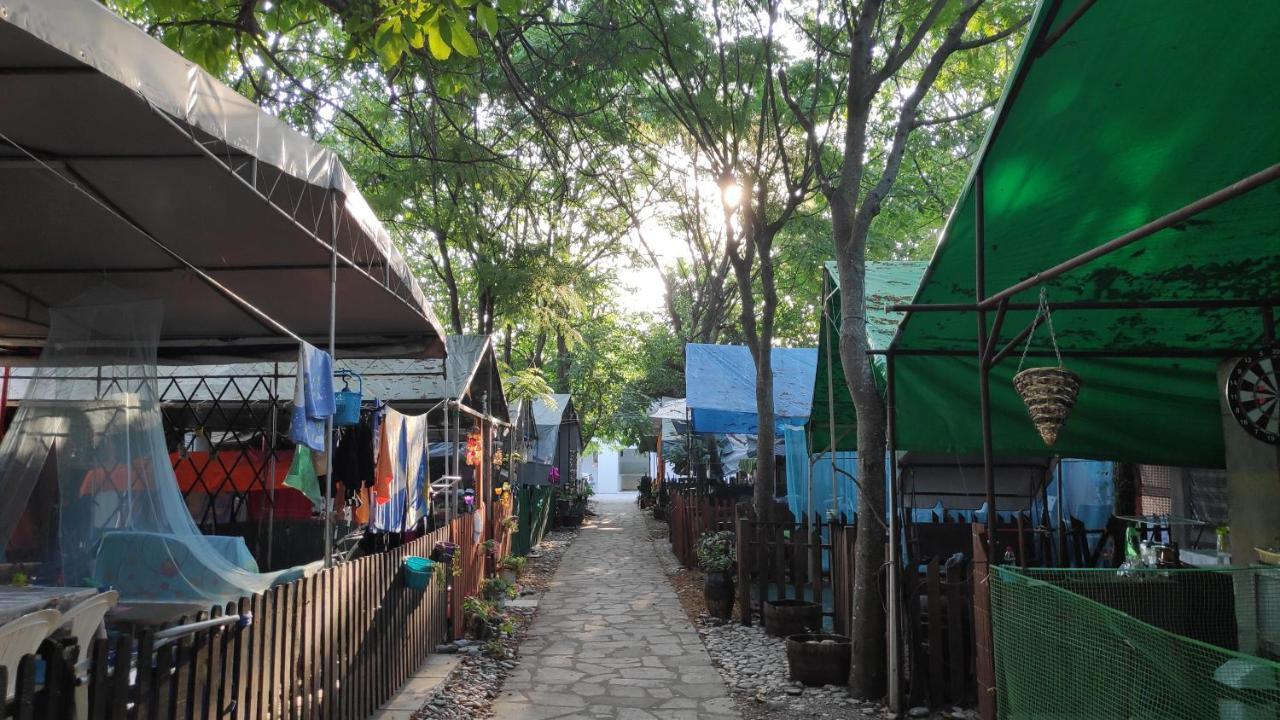 Camping Mitikas And Bungalows Plaka Litochorou Bagian luar foto